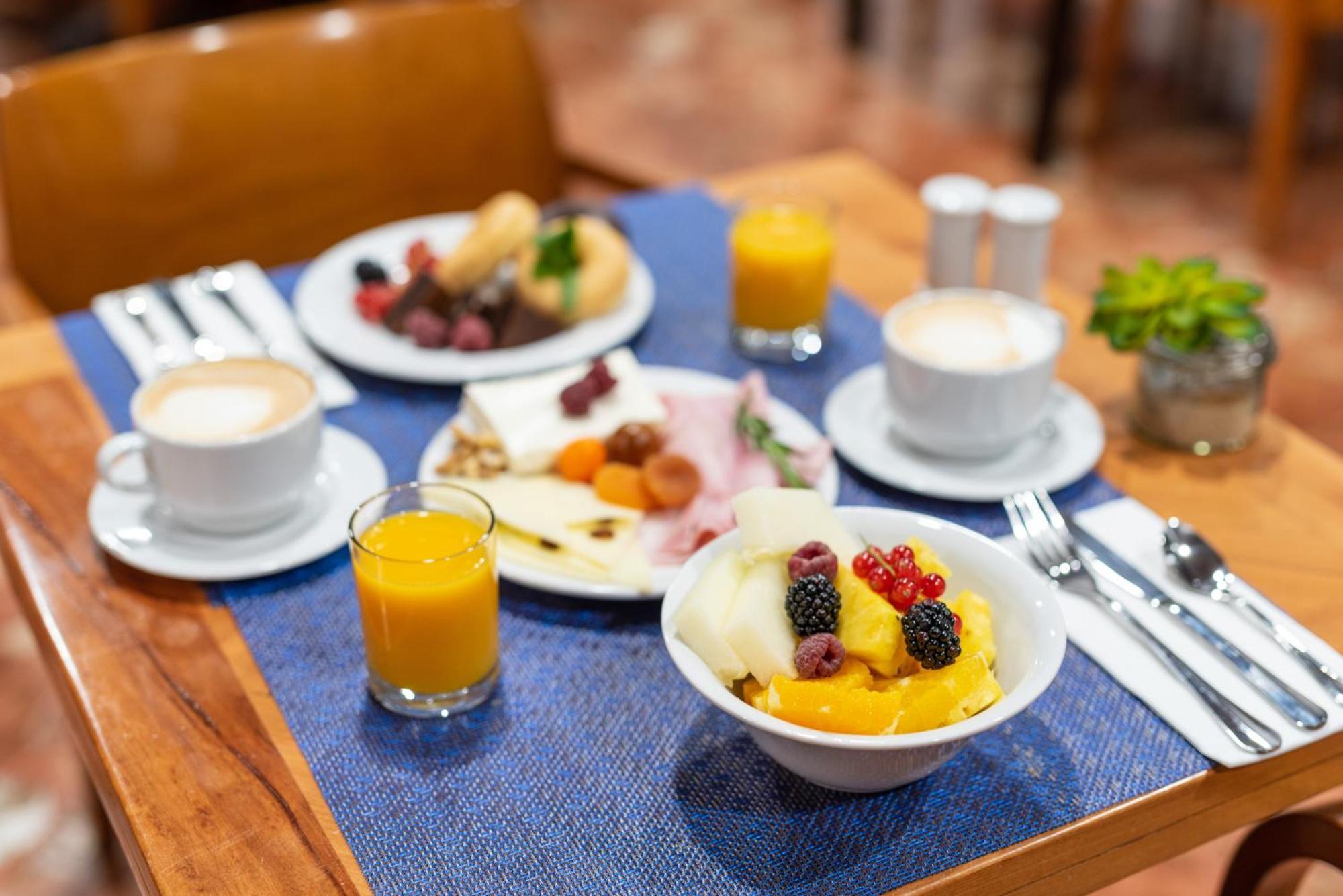 Crisol Quindos Hotel 3*