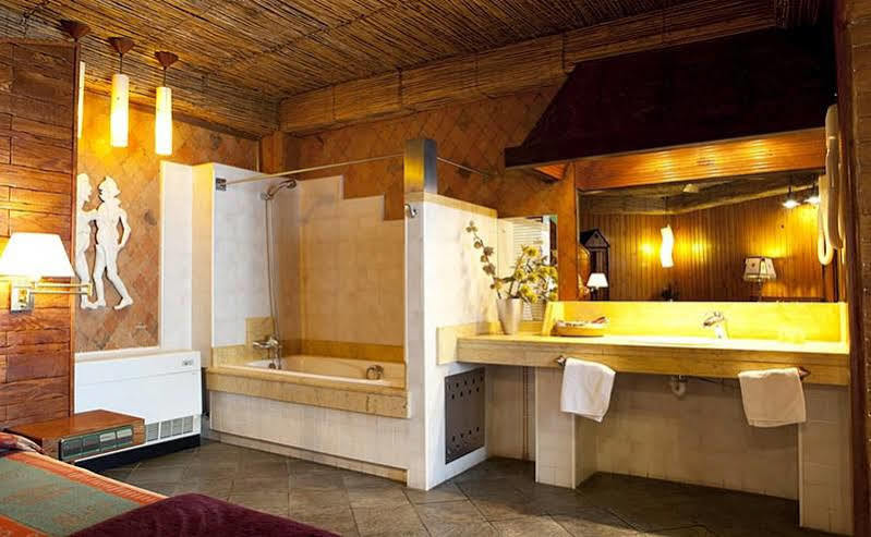 Crisol Quindos Hotel 3*